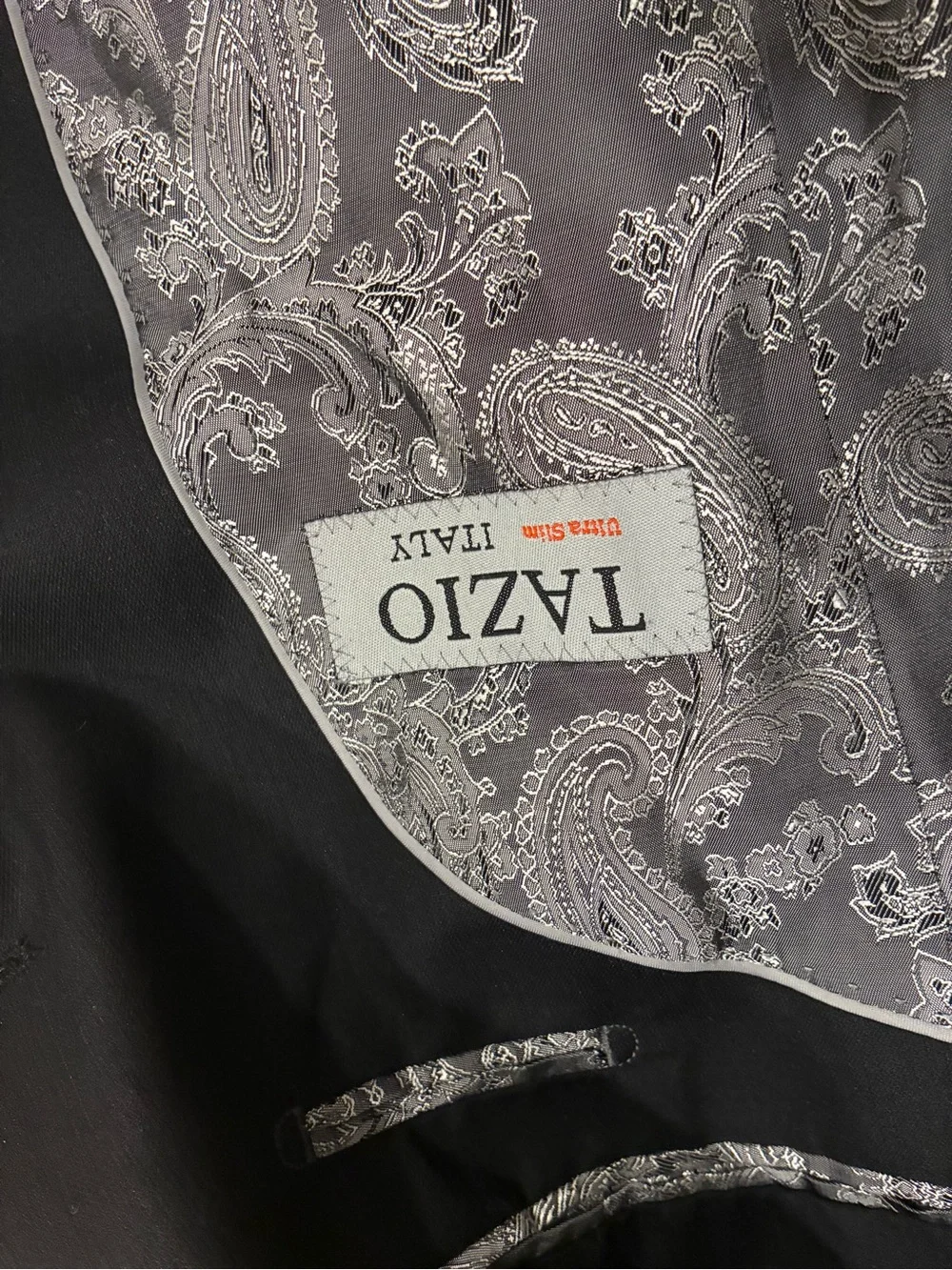 Tavio Men’s Two Button Black Two Piece Suit Size 36S/28x29